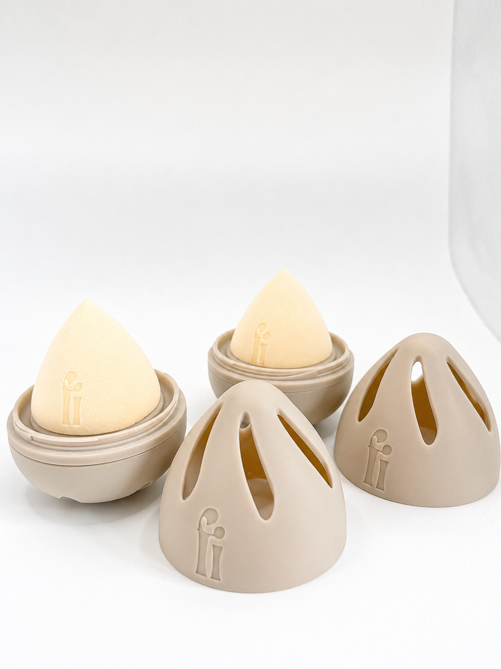 Duo support Cinnamon bun